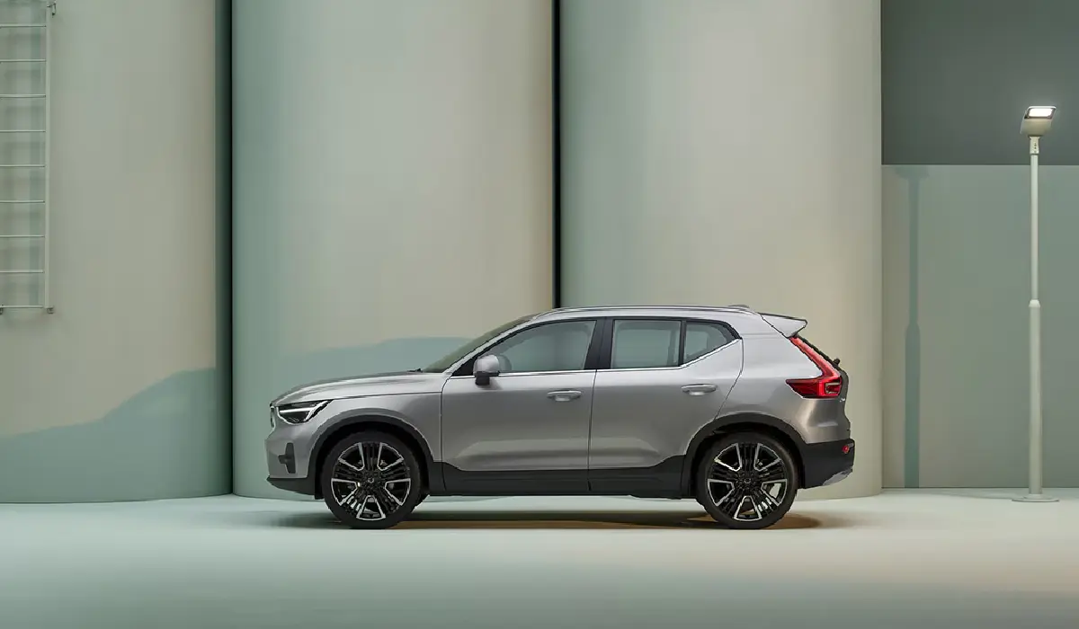 Volvo - XC40 T4 R-Design - Luxury SUV Car Rentals - Preowned SUV Car - Exclusive Concierge Club.webp